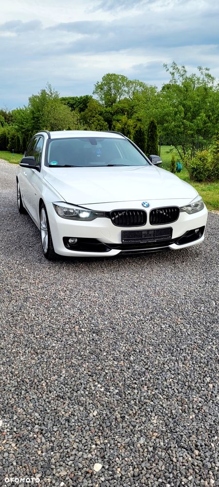 BMW Seria 3 320d DPF Edition Sport - 11