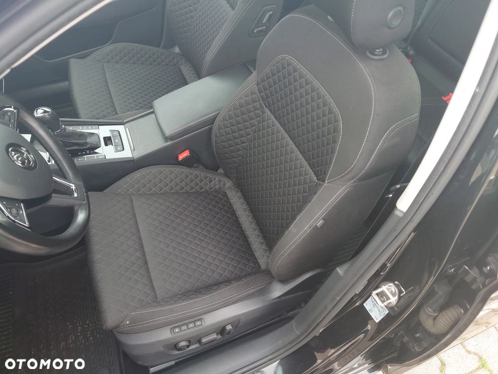 Skoda Superb 2.0 TDI Style DSG - 11