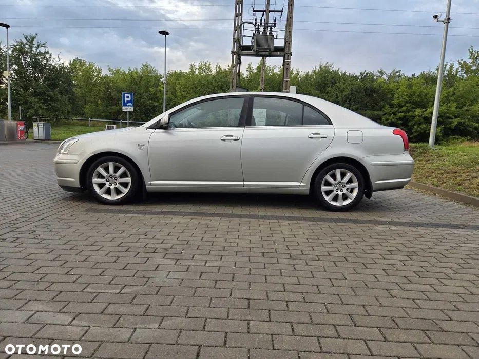 Toyota Avensis 2.0 D-4D Prestige - 2