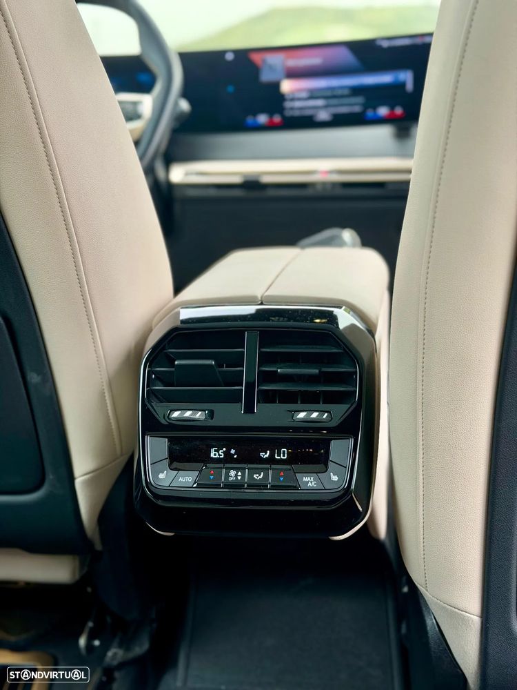 BMW iX xDrive50 - 11