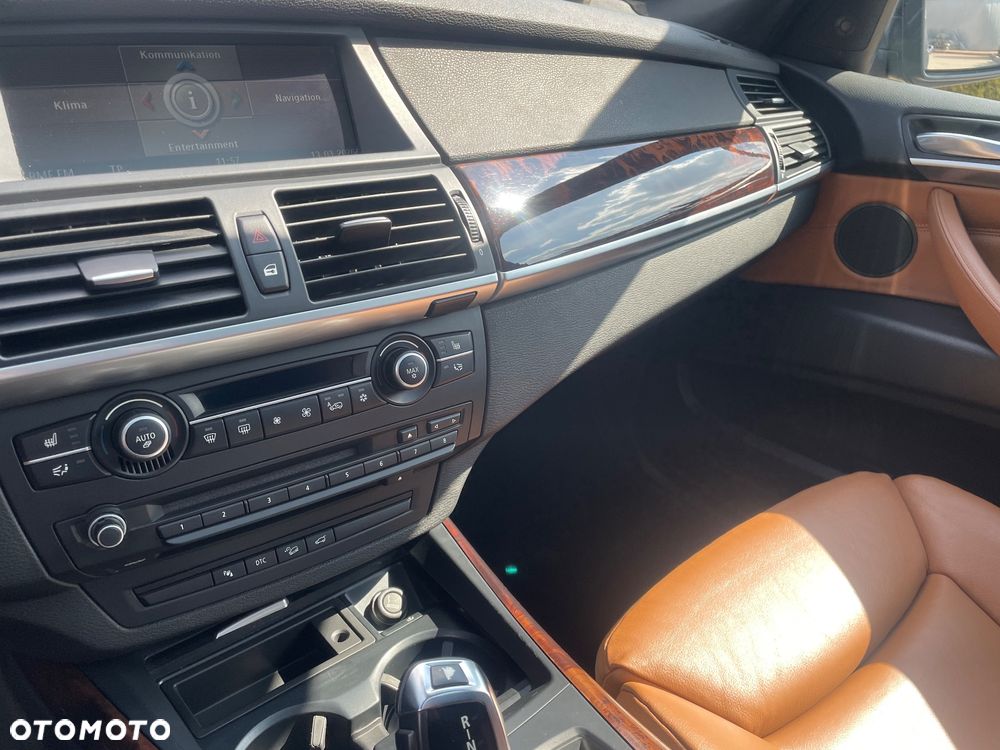 BMW X5 xDrive35d - 32