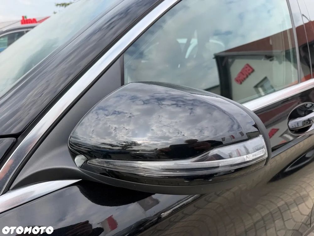 Mercedes-Benz GLC 300 e 4-Matic - 12