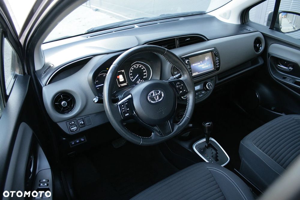 Toyota Yaris - 12