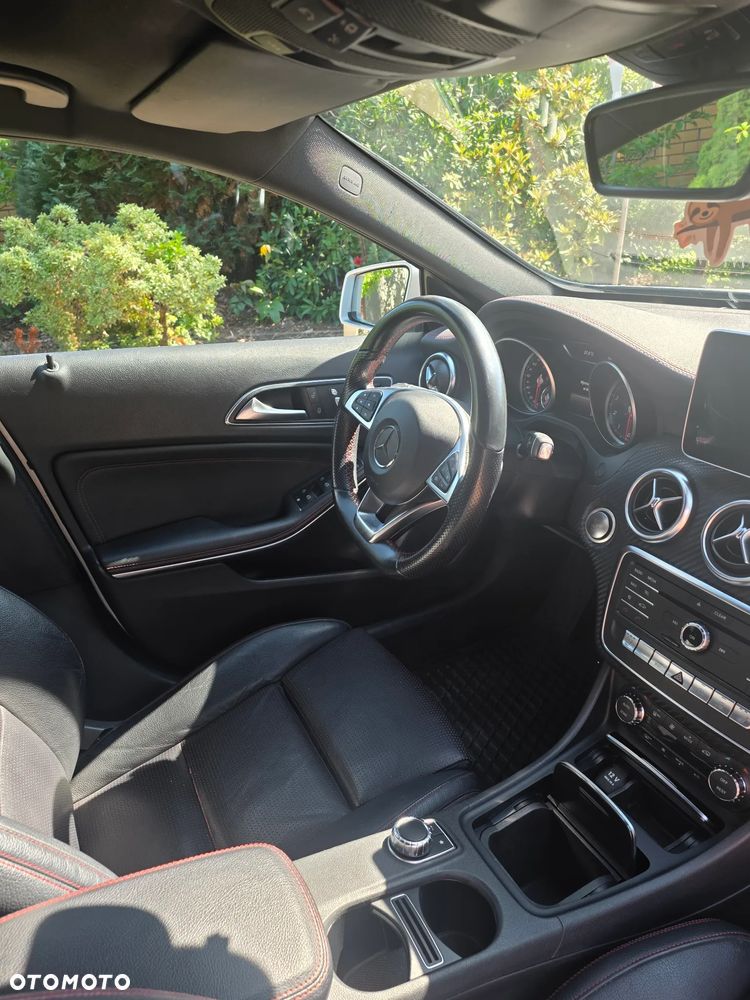Mercedes-Benz Klasa A 220 4-Matic AMG Line - 7