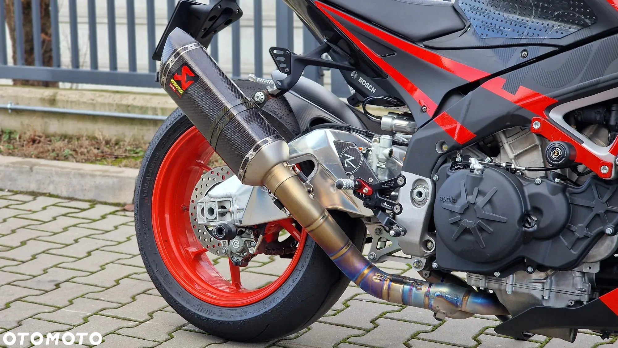 Aprilia Tuono - 7