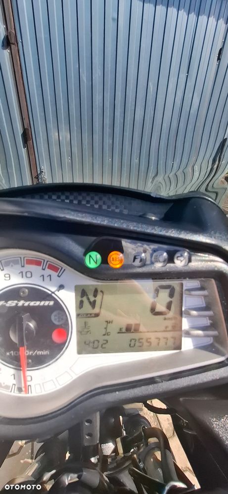 Suzuki V-STROM - 1