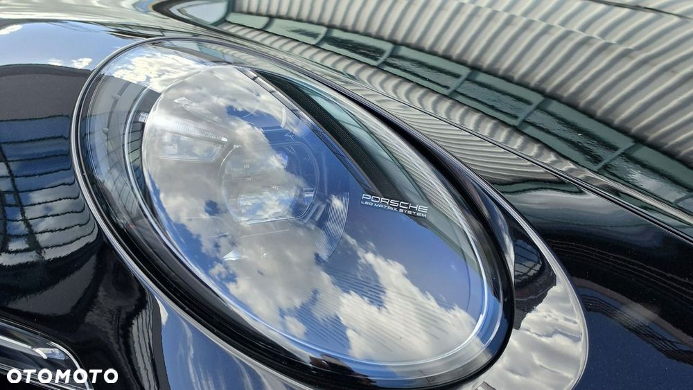 Porsche 911 GT3 Touring PDK - 16