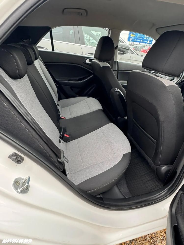 Hyundai i20 1.1 CRDi Comfort+ - 11