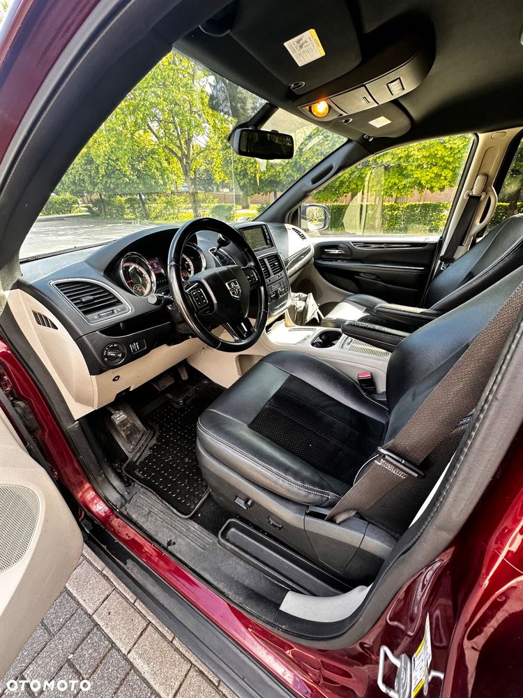 Dodge Grand Caravan 3.6 R/T - 13
