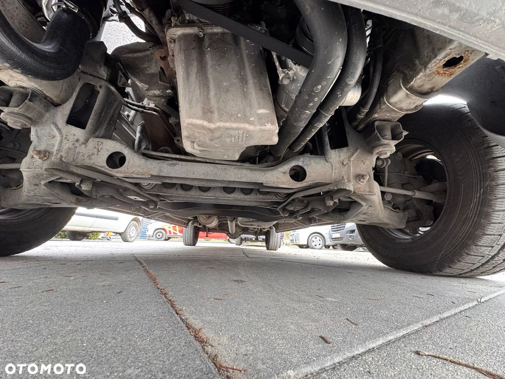 Volkswagen CRAFTER ŚREDNI PO LIFTOWY KLIMATYZACJA - 16