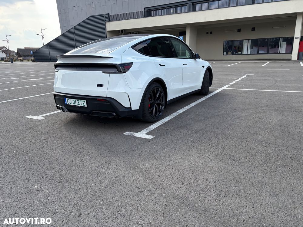 Tesla Model Y AWD Performance - 3