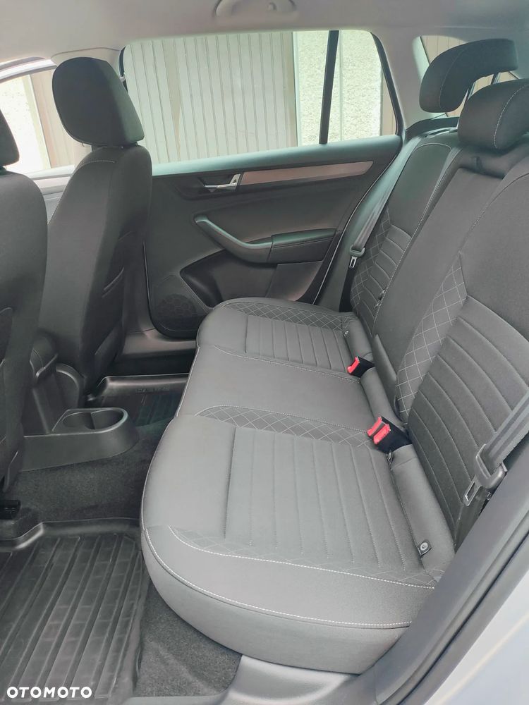 Skoda RAPID Spb 1.0 TSI Style - 20