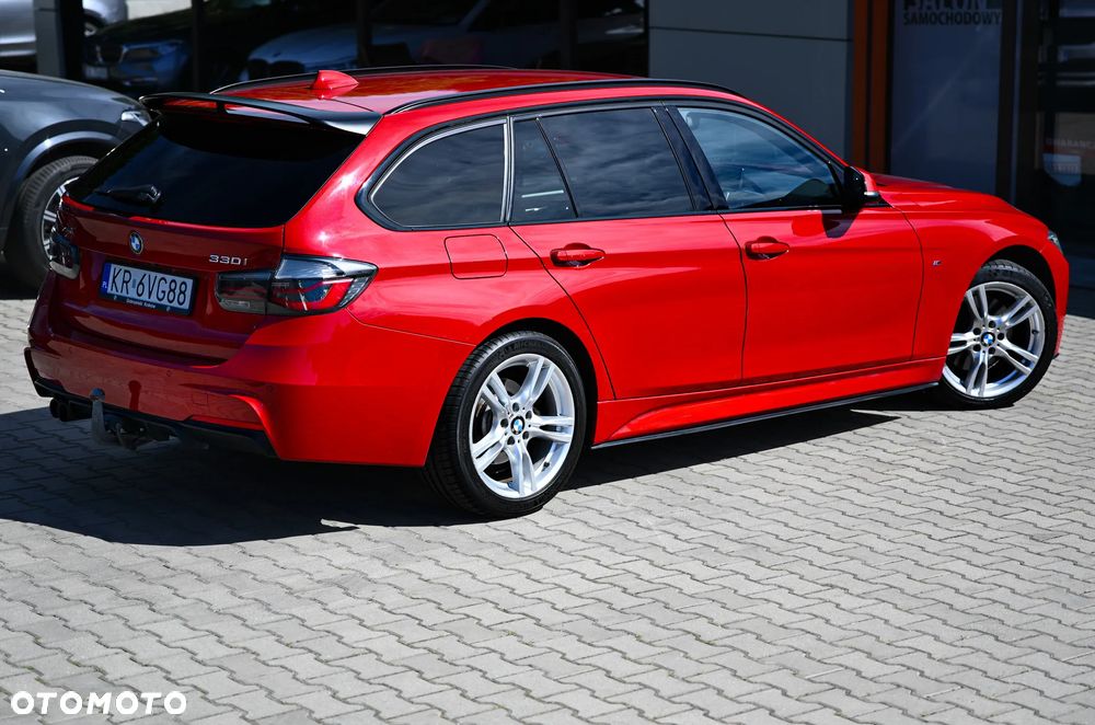 BMW Seria 3 330i GPF xDrive M Sport Shadow - 32