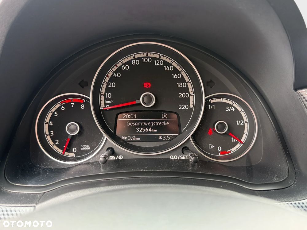 Volkswagen up! Standard - 10