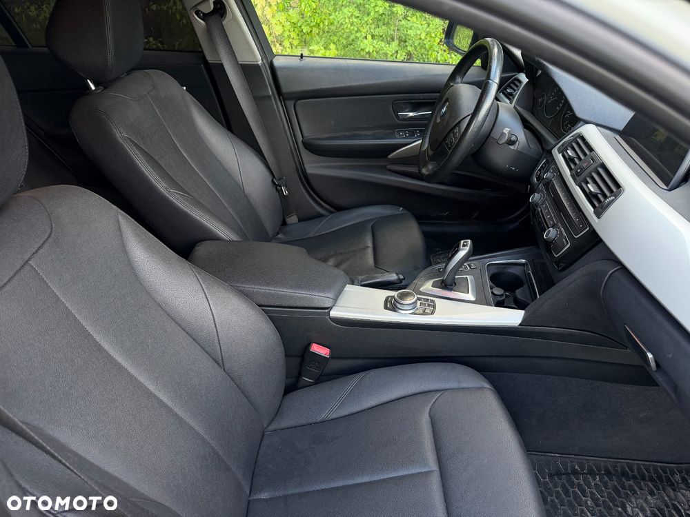 BMW Seria 3 318i - 13