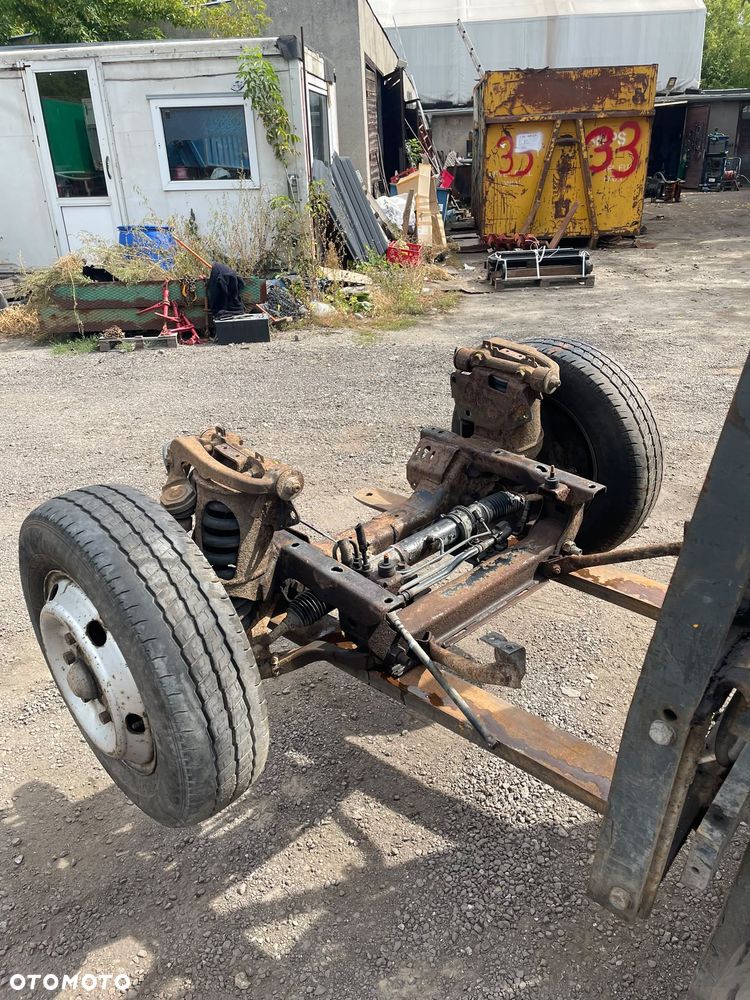 Belka przednia sanki isuzu grafter N35 3.0 - 2