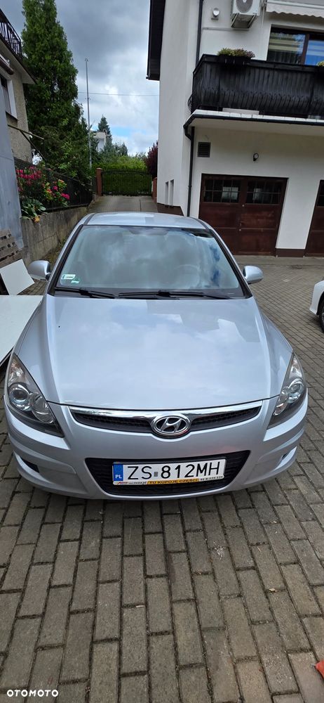 Hyundai i30 1.4 Base + - 3