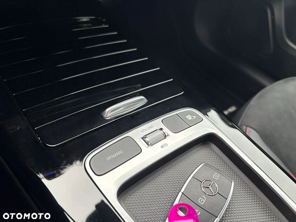 Mercedes-Benz Klasa A 250 e PHEV AMG Line 8G-DCT - 17