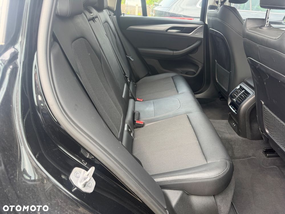 BMW X3 xDrive20d mHEV - 13