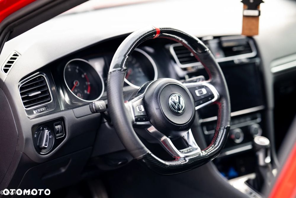 Volkswagen Golf - 18