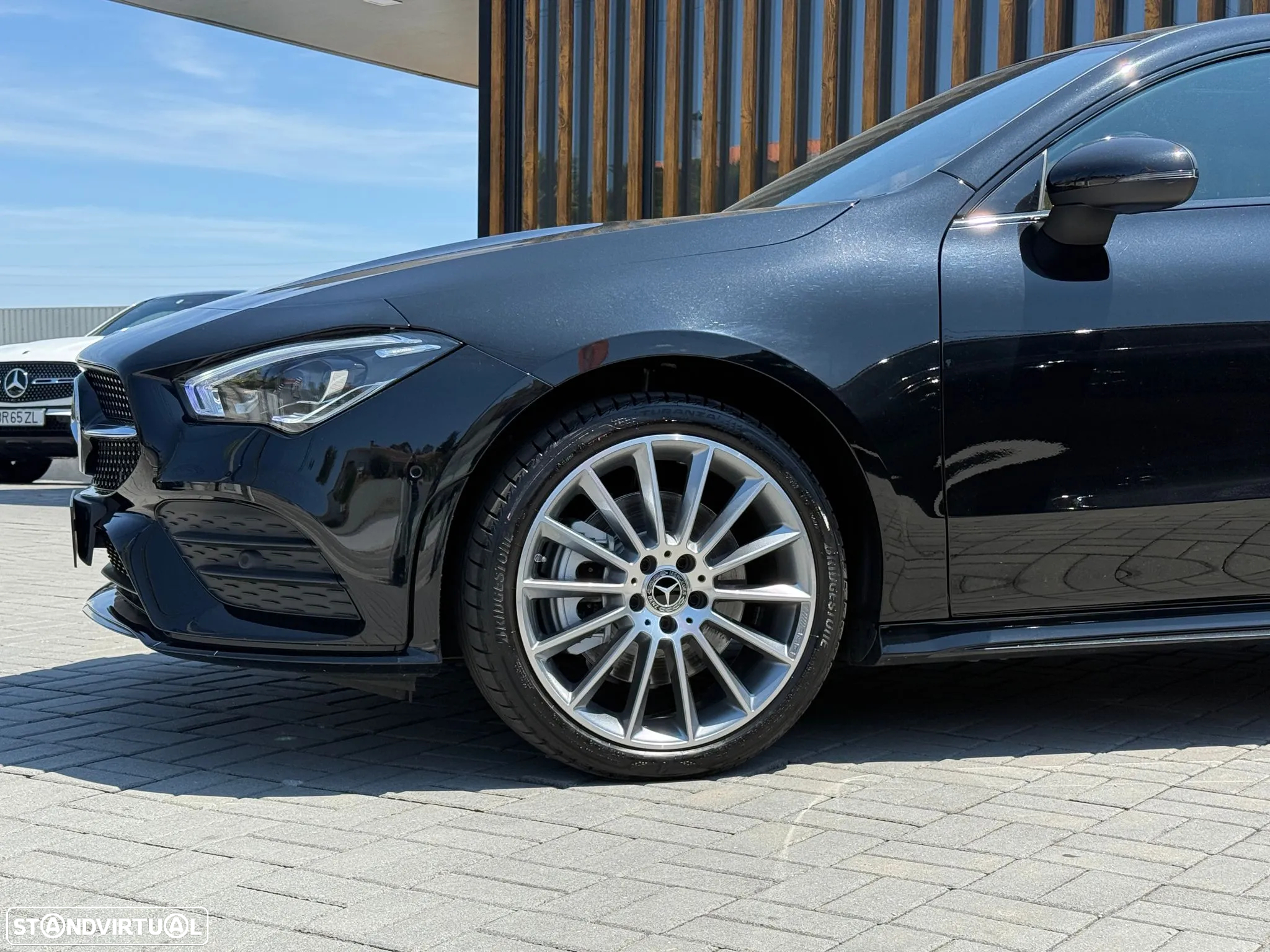 Mercedes-Benz CLA 250 e Shooting Brake AMG Line - 10