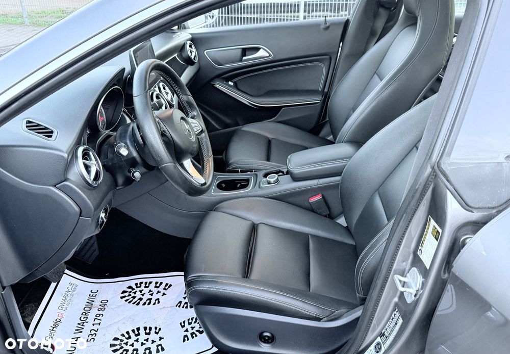 Mercedes-Benz CLA - 32