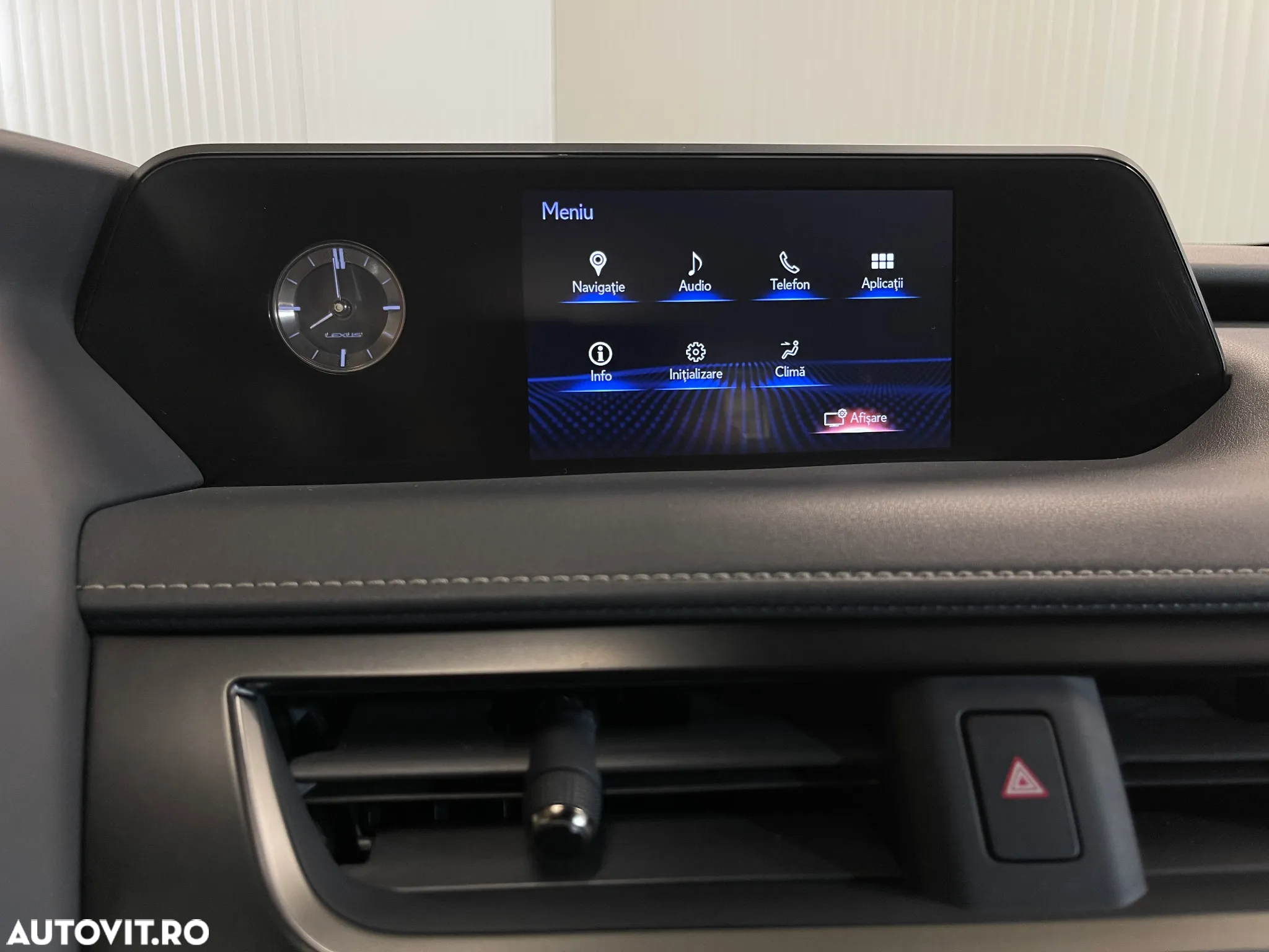 Lexus UX 250h 2.0L HEV 20H- (178 HP) 4X2 CVT Business - 15