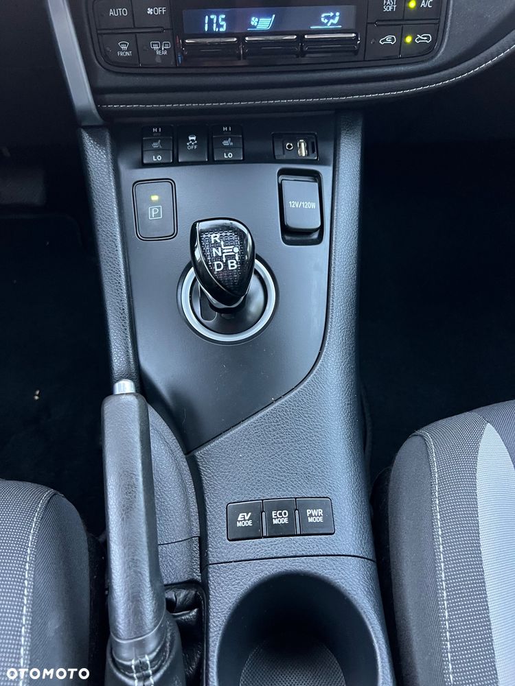 Toyota Auris 1.8 HSD Prestige - 24