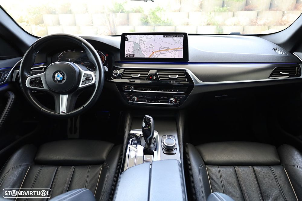 BMW 520 d Pack Desportivo M Auto - 16