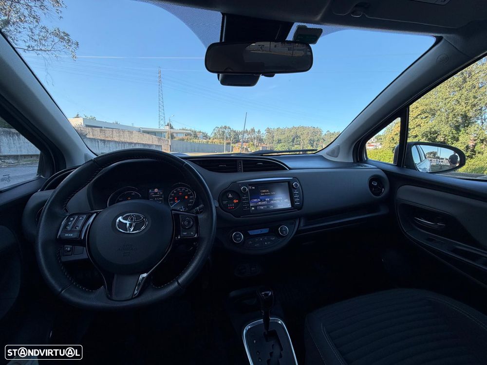 Toyota Yaris 1.5 HSD Comfort - 6