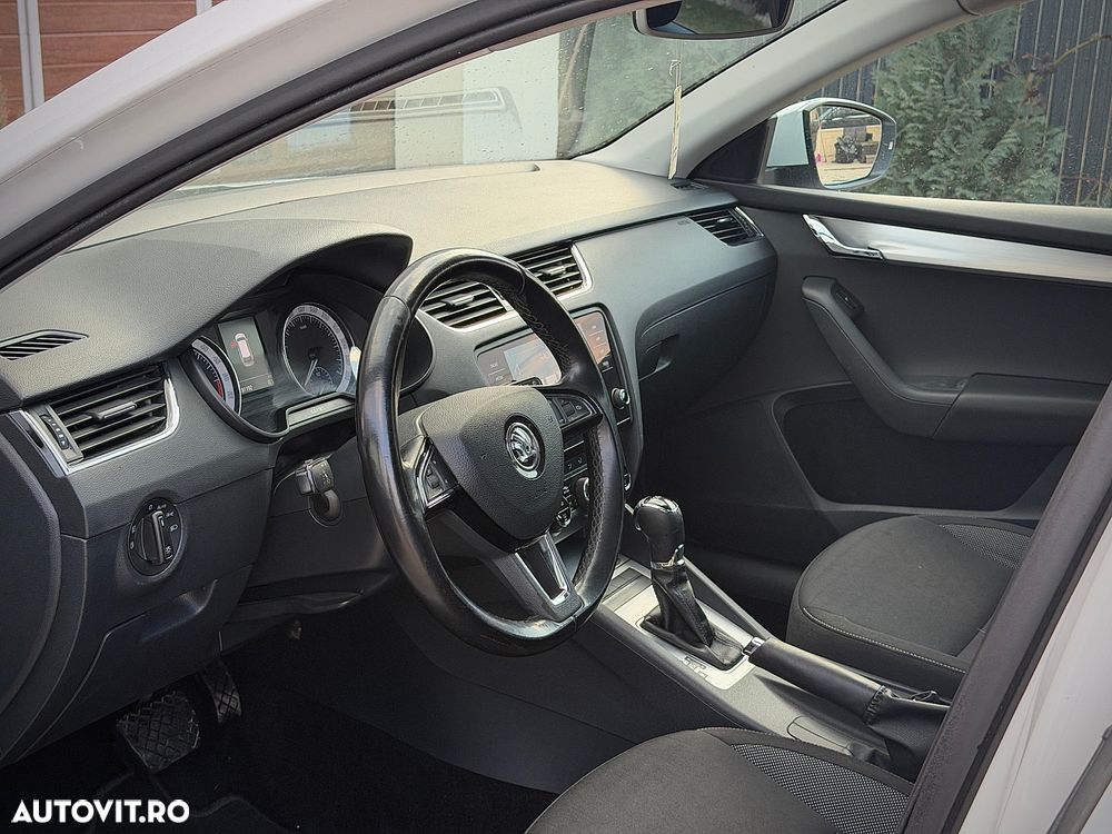 Skoda Octavia 1.6 TDI DSG Ambition - 14