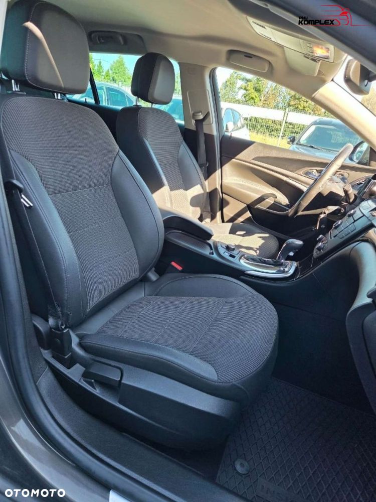 Opel Insignia - 12