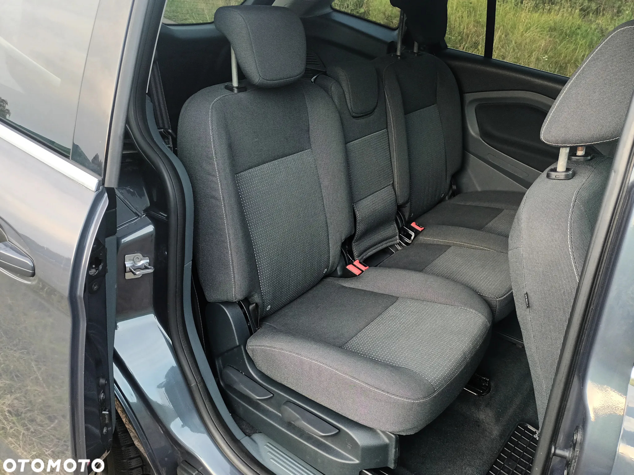 Ford Grand C-MAX - 33