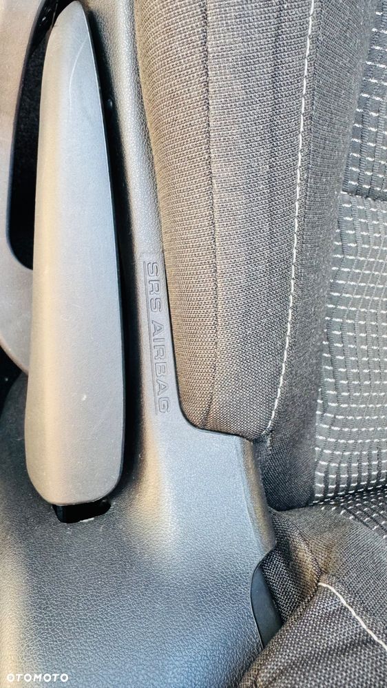 Toyota Auris 1.33 VVT-i Life Comfort - 23