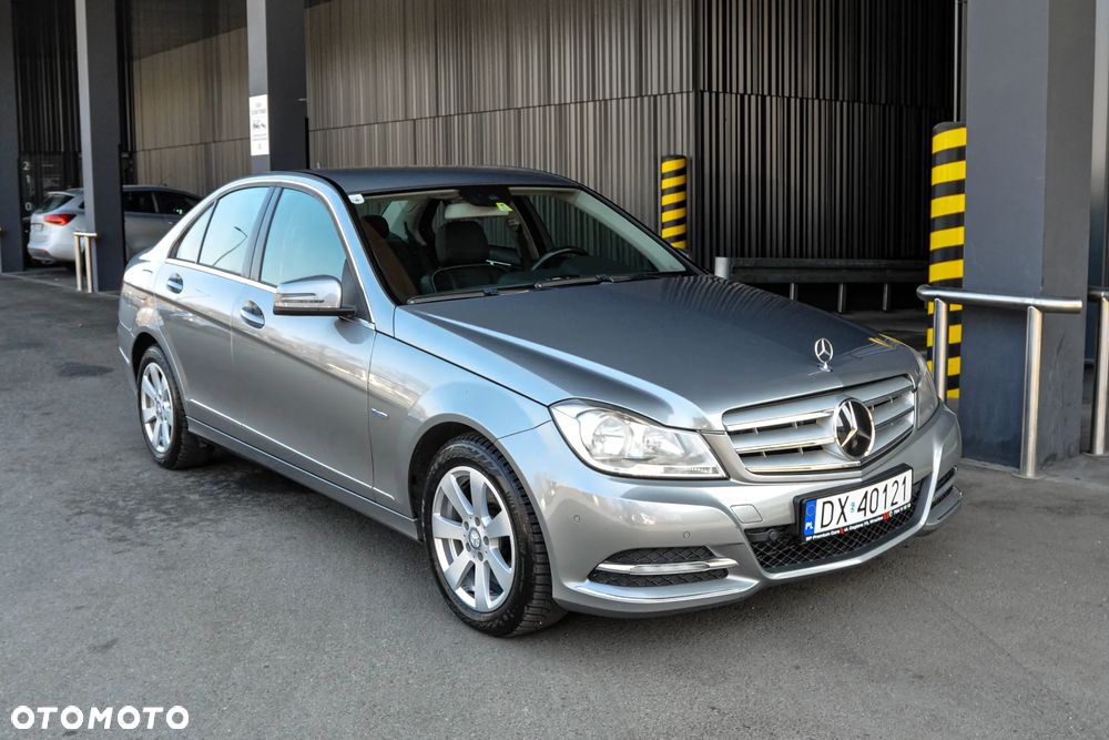 Mercedes-Benz Klasa C 350 BlueEff 4-Matic Elegance - 6