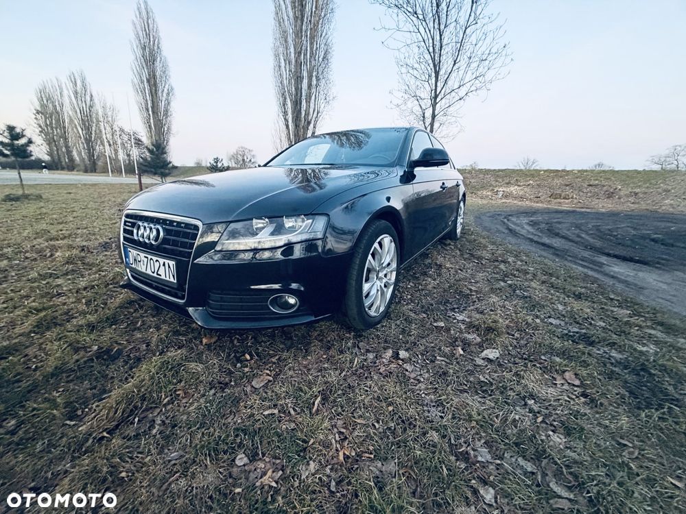 Audi A4 Limousine - 4