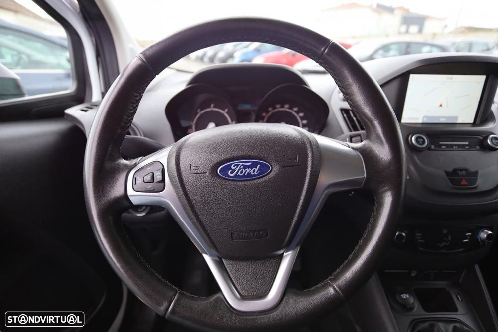 Ford Transit Courier - 13