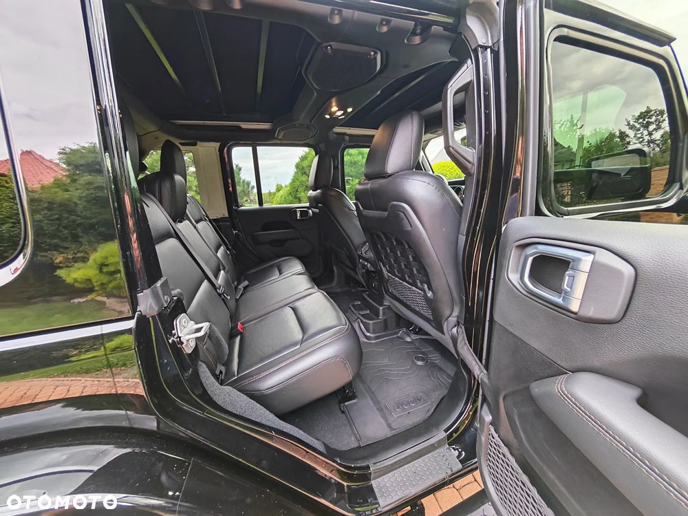 Jeep Wrangler - 32