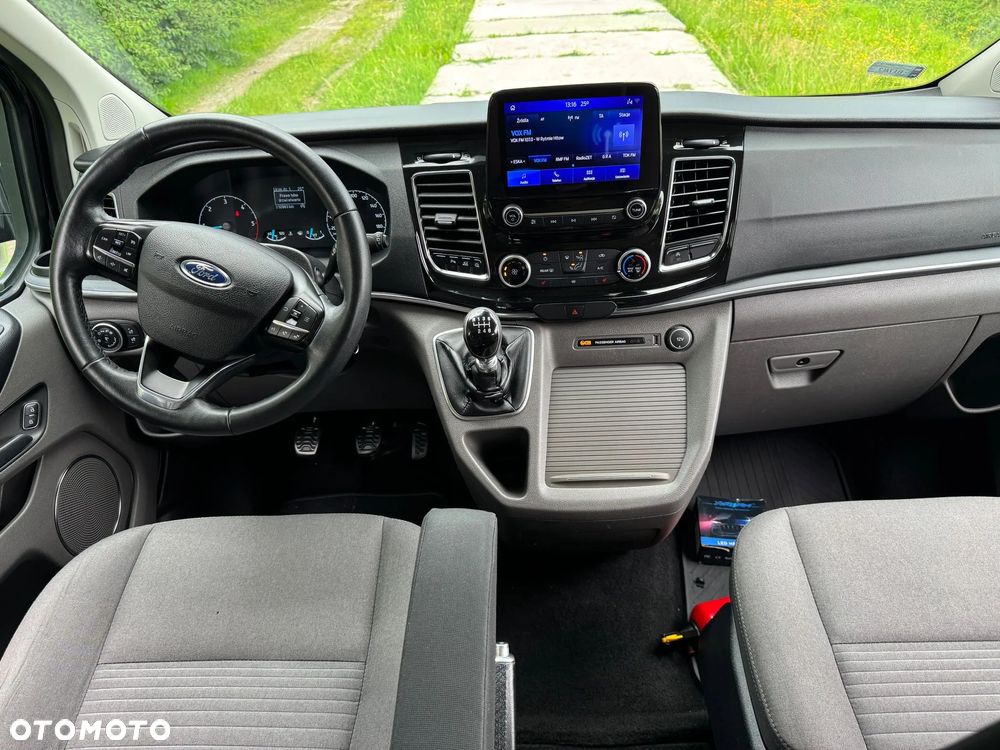 Ford Tourneo Custom 2.0 EcoBlue L2 Titanium - 17