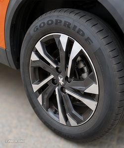Peugeot 2008 1.2 PureTech Allure - 10