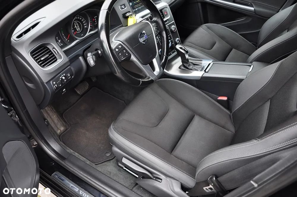 Volvo V60 D3 Geartronic Summum - 31