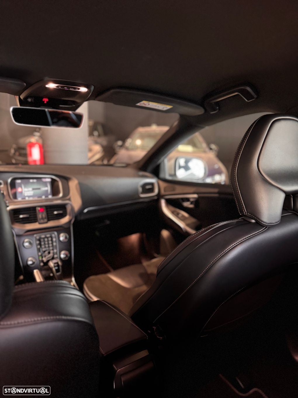 Volvo V40 2.0 D2 R-Design - 45