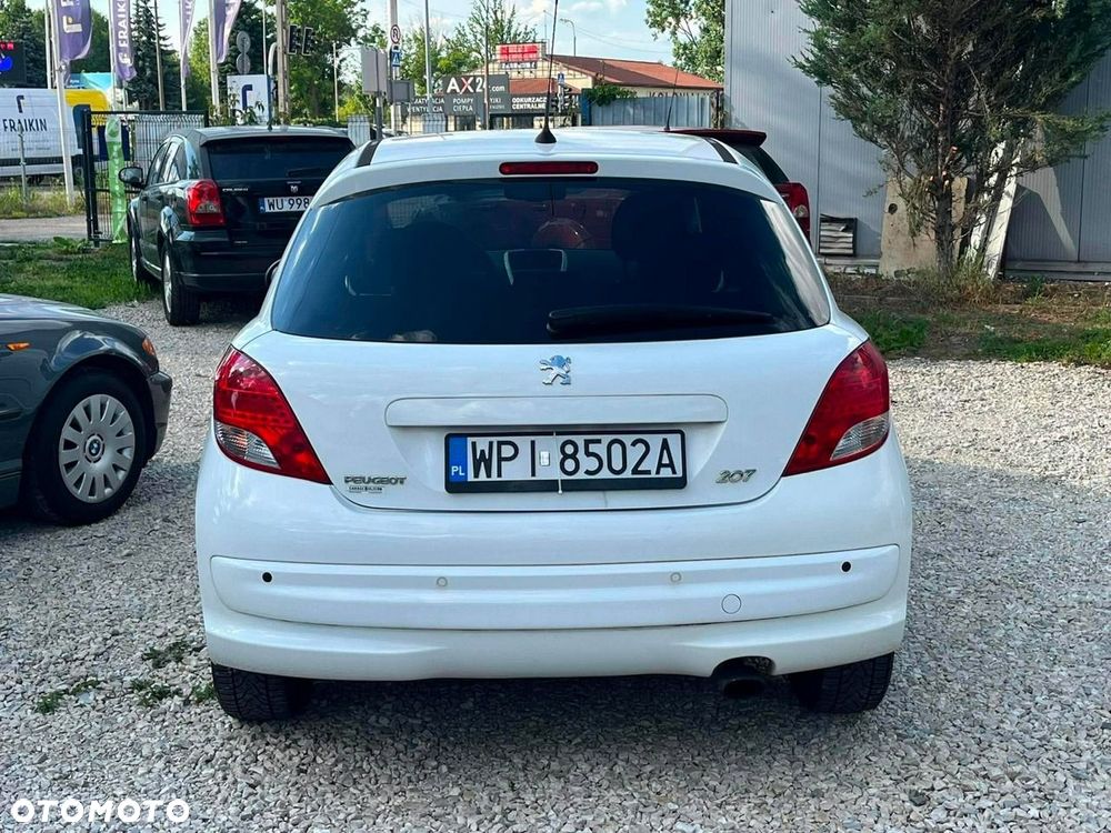 Peugeot 207 - 11