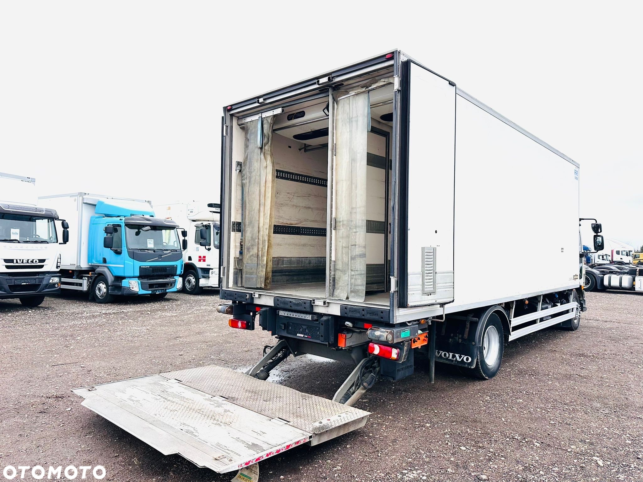 Volvo FL 260 / CHŁODNIA z TERMOKING AGREGAT / DMC 16000kg / WINDA - 10