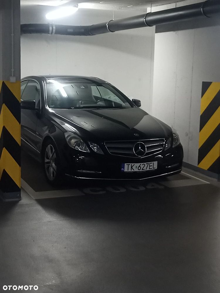 Mercedes-Benz Klasa E 200 CGI BlueEFFICIENCY Elegance - 9