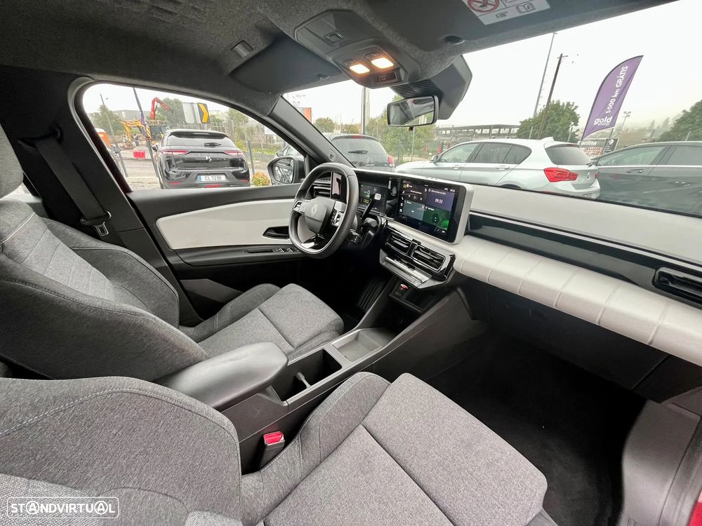 Renault 4 E-Tech 52 kWh Evolution Autonomia Conforto - 13