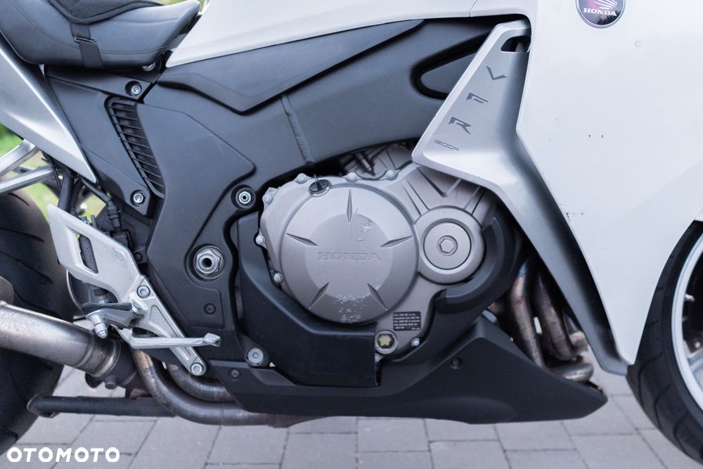 Honda VFR - 15
