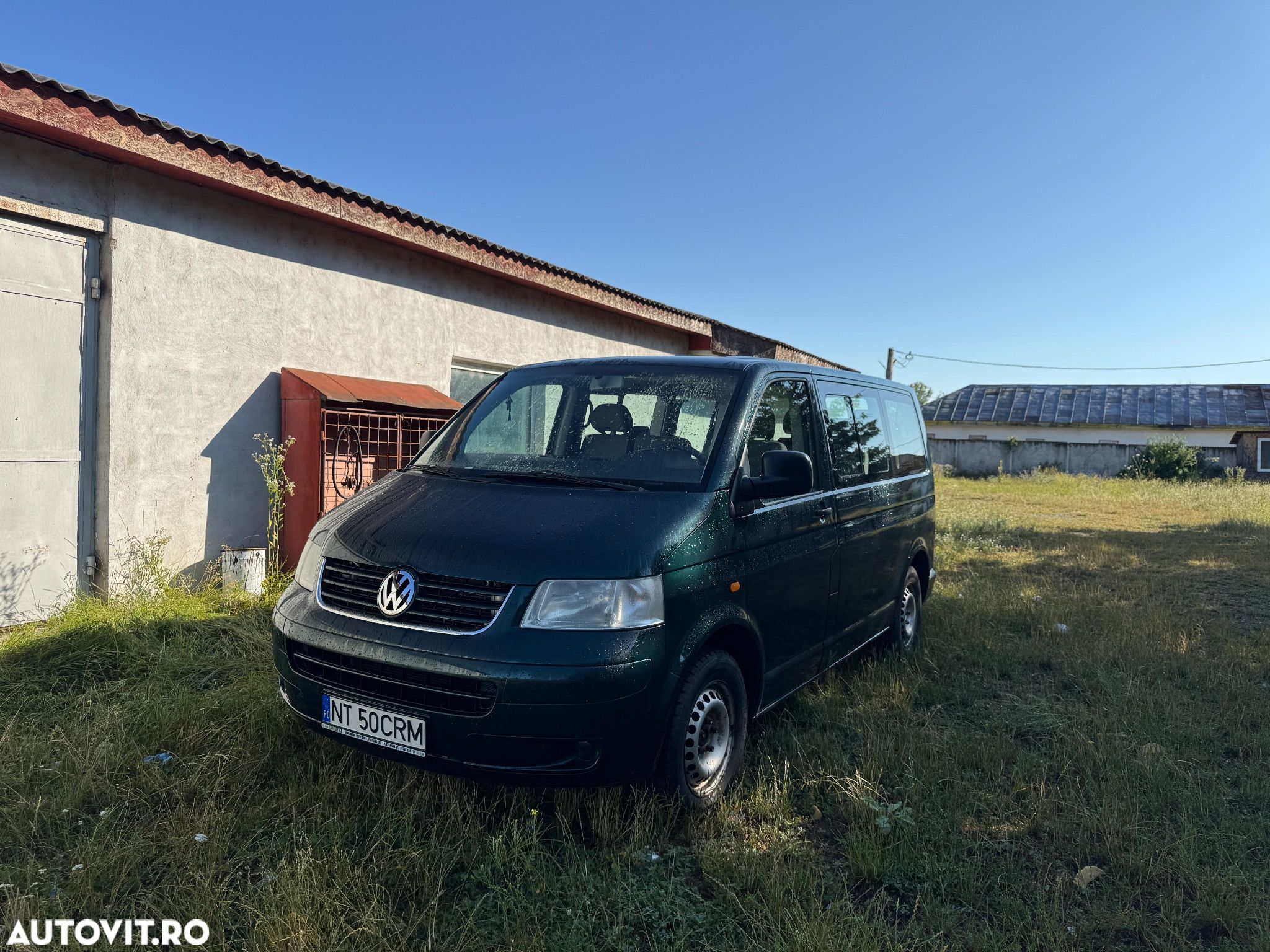 Volkswagen Caravelle - 1