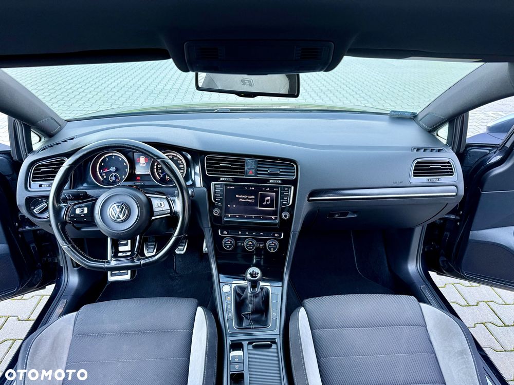 Volkswagen Golf - 6