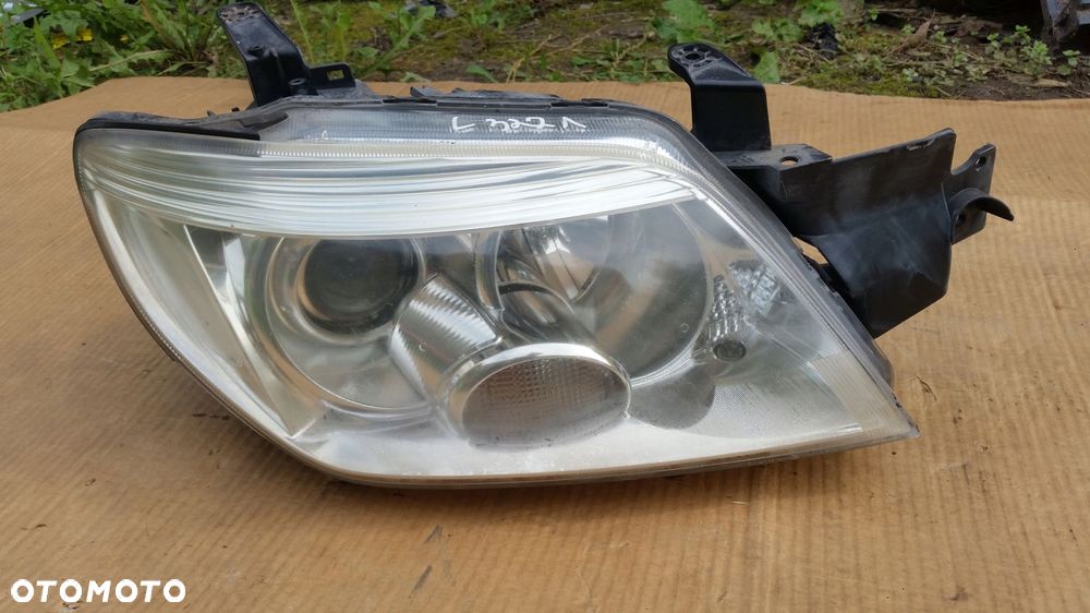 mitsubishi outlander i lift lampa prawa przednia